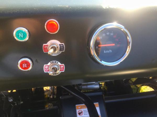 gebrauchter HILLBIL Mini Willys Jeep Kinderauto mit Benzinmotor 150 ccm Offroad mit Federung, Anhängerkupplung und Scheibe grün - ca. 10 PS - bis 60 km/h